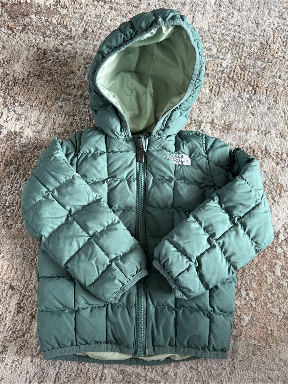 The North Face Kids Quilted Hooded Puffer Jacket in Green 18-24 months